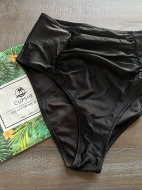 NWOT Cupshe Black High-Rise Ruched Bikini Bottoms Size Small